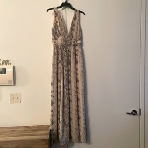 Maxi dress with deep v neck snake print grey and nude